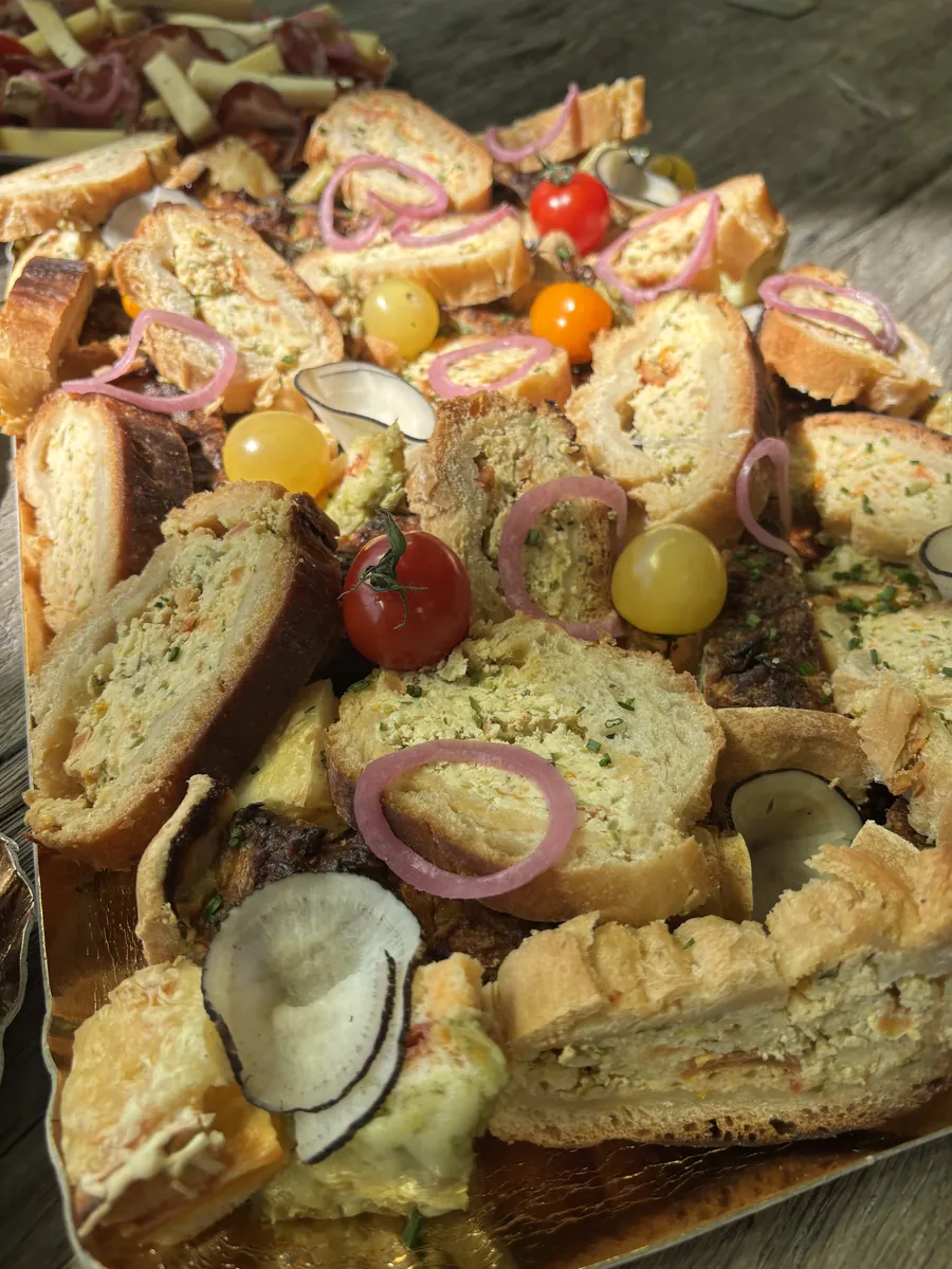 Planche de sandwichs et bruschettas